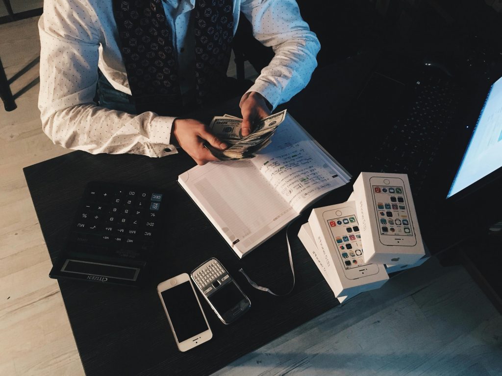 Comptabilité d'une TPE : ce qu'il faut tenir soi-même et ce qu'il faut déléguer
